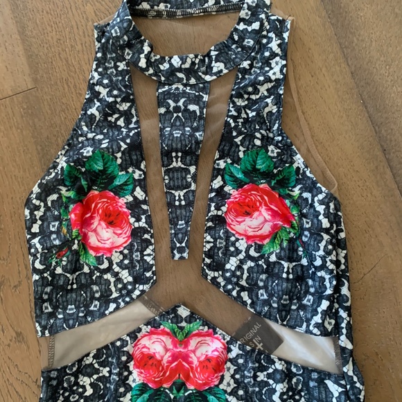 LF Floral SheervBodysuit - Picture 9 of 15